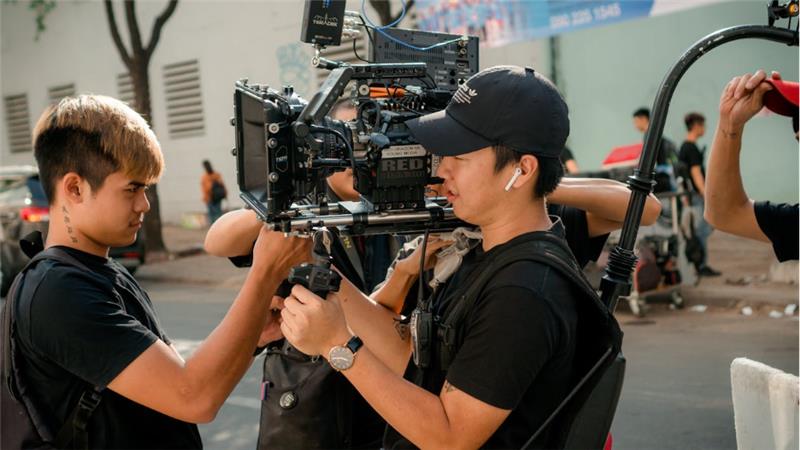Revo Studio | How to Choose the Right Video Production Company for Your Brand